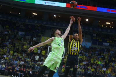 Fenerbahçe, Barcelona'ya yenildi