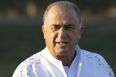 Fatih Terim'in takımı Al Shabab, deplasmanda Al Wehda'yı 3-1 yendi