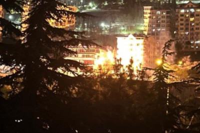 Ankara'da elektrik direklerinde patlamalar yaşandı
