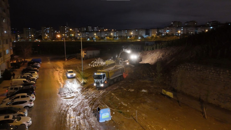 Ankara'da yağmur: İstinat duvarı çöktü