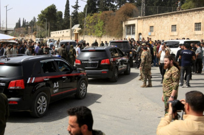 PKK/YPG'li teröristler Halep'ten çekiliyor