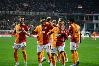 Samsunspor 0-2 Galatasaray Maç Özeti | Lider, Samsun'da hata yapmadı