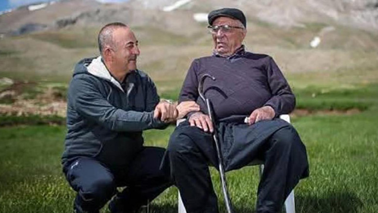 AK Partili Mevlüt Çavuşoğlu'nun babası Osman Çavuşoğlu hayatını kaybetti