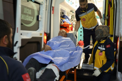 Aksaray'da komşuların bıçaklı park kavgası