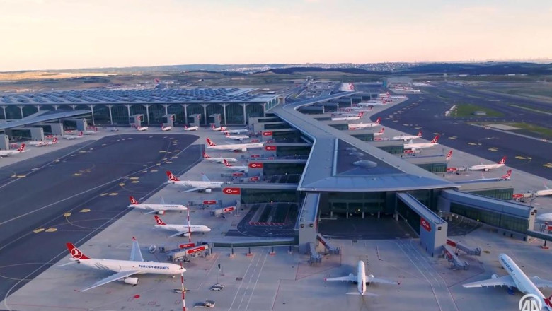 Avrupa'da bir ilk gerçekleşti! İstanbul Havalimanı’na 3 THY uçağı aynı anda iniş yaptı