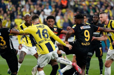 Fenerbahçe 3-3 Kayserispor Maç Özeti | Kanarya, şampiyonluk yarışında ağır yaralı