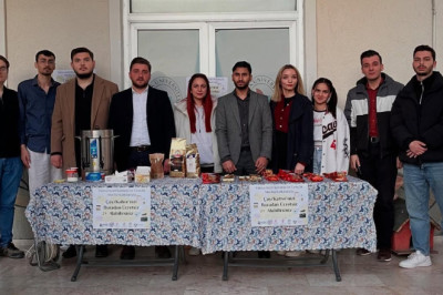 Öğrencilere Çay ve Kahve İkram Ettiler