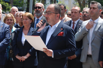 Yalovalı CHP’liler, Genel Başkanları Özgür Özel’e Olan Saldırıyı Kınadı!