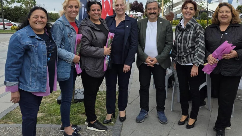 İYİ Parti Yalova'da Anneler Günü'nü coşkuyla kutladı