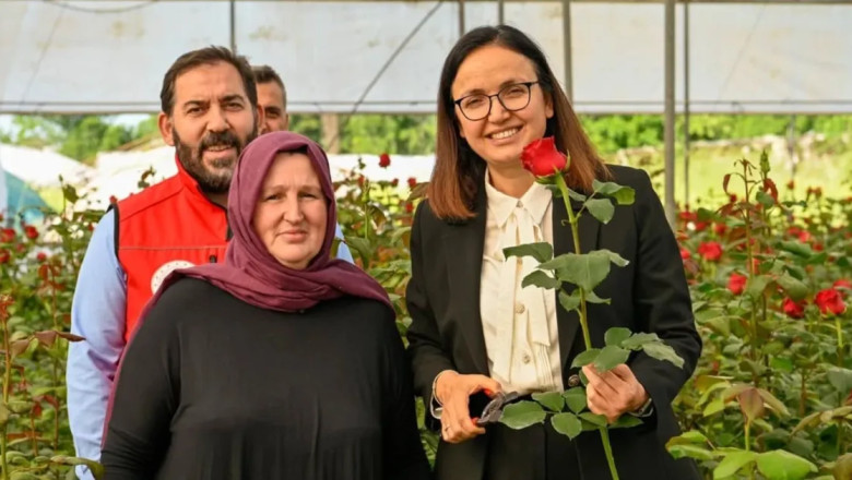 Vali Hülya Kaya gül üreticileri ile buluştu
