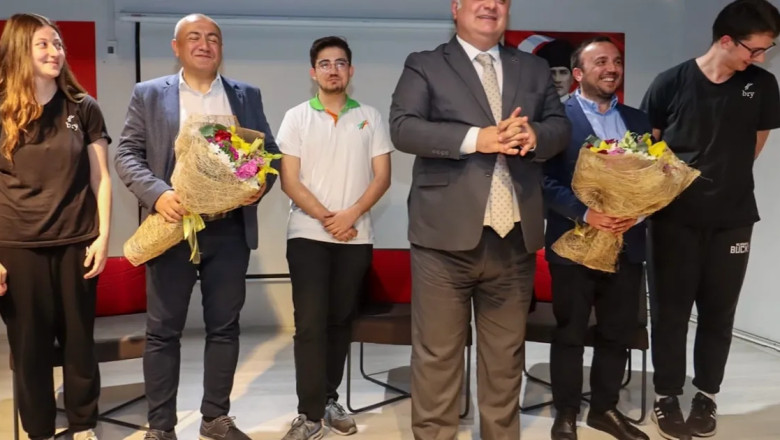 Başkan Gürel tecrübelerini öğrencilerle paylaştı