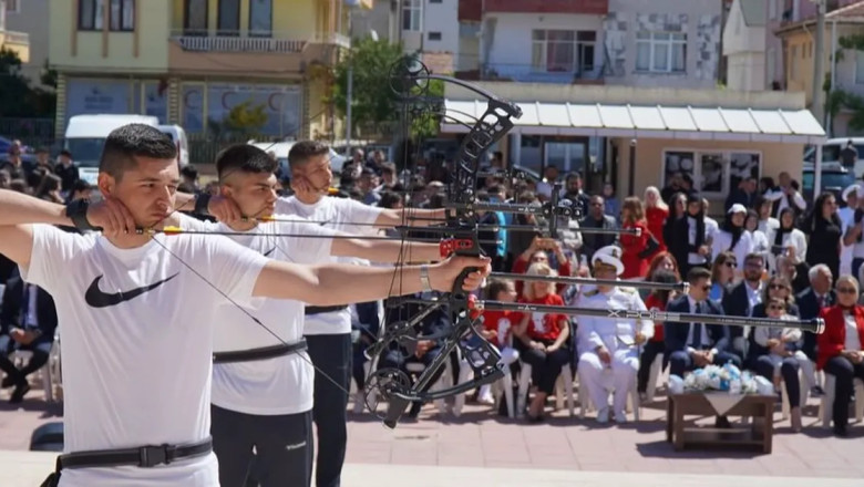 Gençlik ve Spor Bayramı Altınova’da coşkuyla kutlandı