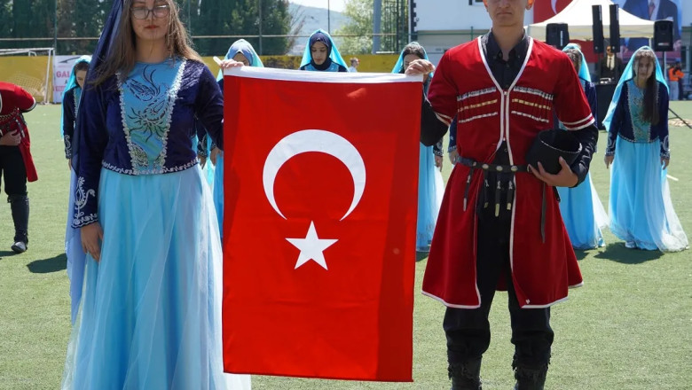 Atatürk’ü Anma, Gençlik ve Spor Bayramı Armutlu’da coşkuyla kutlandı!