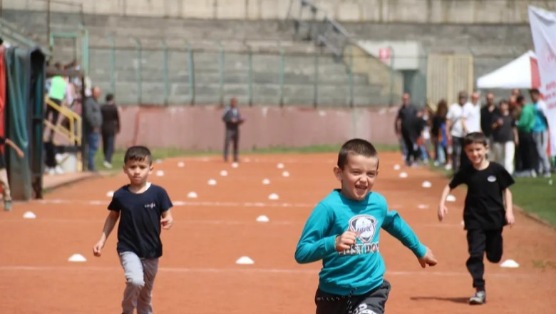 İlkokullar Arası Atletizm Şenliği coşkuyla gerçekleştirildi