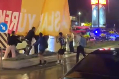 Galatasaray Bayraklarına Saldıran 3 Fenerbahçe Taraftarına Gözaltı