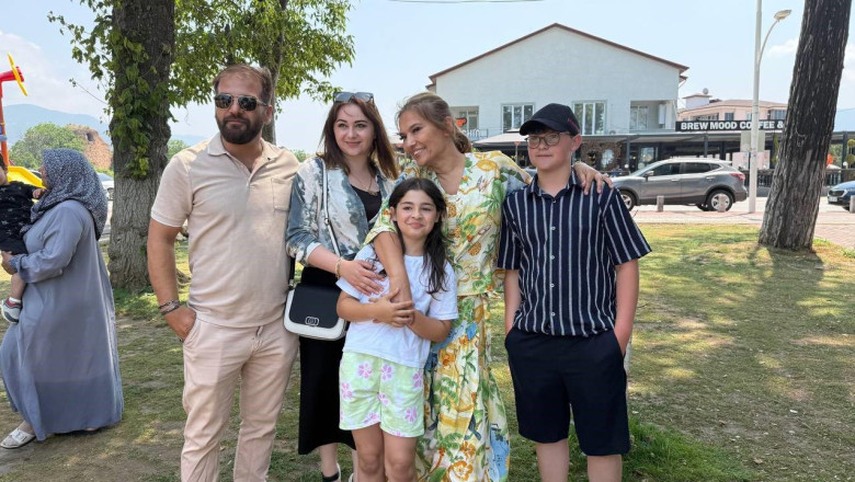 Demet Akalın'dan minik hayranına jest