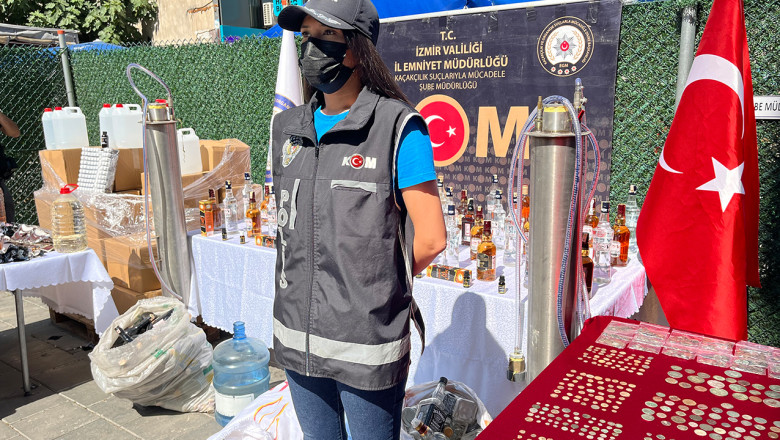 İzmir ve Yalova'da Tonlarca Sahte Alkol ve Tarihi Eser Ele Geçirildi: 6 Tutuklama