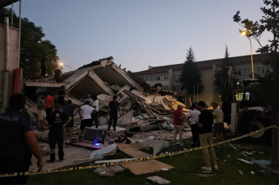 Yalova’dan Deprem Bölgesine Destek