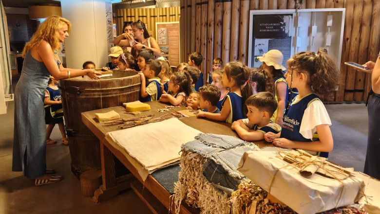 İbrahim Müteferrika Kâğıt Müzesi’nde Minikler Tarihe Dokunuyor