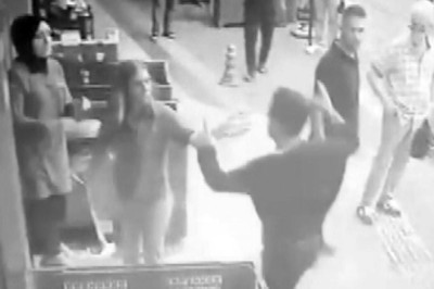 Eski Kız Arkadaşına Çalıştığı Markette Saldırdı, Ayırmak İsteyen Bir Kişiyi de Bıçakladı