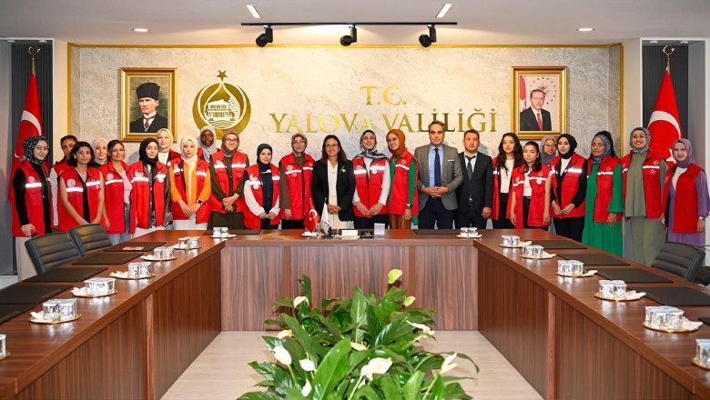 Gönüllü Gençler Vali Kaya ile Buluştu