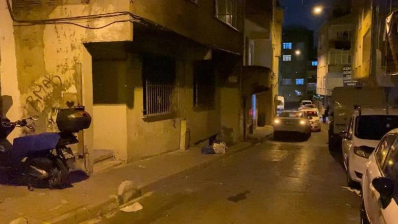 İstanbul - Esenler’de 4 katlı binanın bahçe katının balkonunda erkek cesedi bulundu