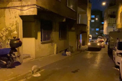 İstanbul - Esenler’de 4 katlı binanın bahçe katının balkonunda erkek cesedi bulundu