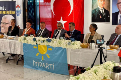 İYİ Parti 77 İlde Sahaya Çıktı, Yalova Temsilcileri Vatandaşlarla Buluştu