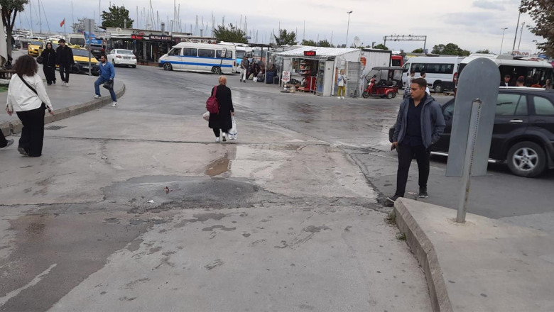 Vatandaşlar Su Sızıntısına Çözüm Bekliyor