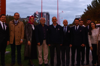 Erken Teşhis İçin Sokak Lambaları Pembe Yanıyor