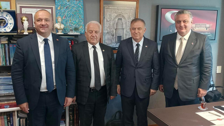 Başkan Kurt CHP Grup Toplantısına Katıldı: Demokrasi ve Hukukun Üstünlüğü Hakim Olacak