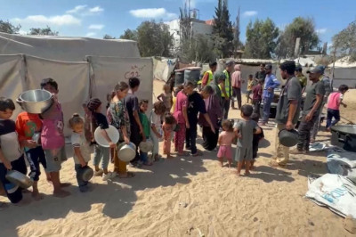 Yalova İHH Gazze’de Yemek ve İçme Suyu Dağıttı