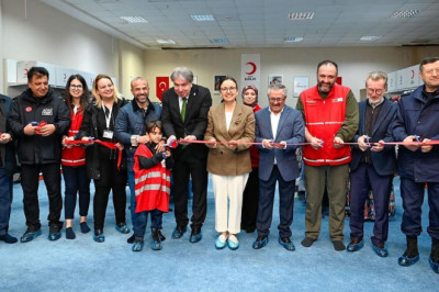 Yalova Üniversitesinde Türk Kızılay Butik Mağazası Açıldı