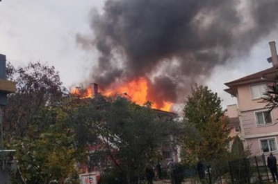 Yalova Paşakent’te Çatı Yangını