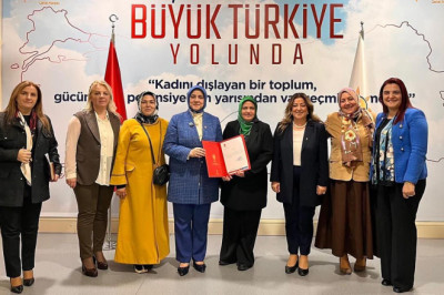 AK Parti Armutlu’da Bayrak Değişimi