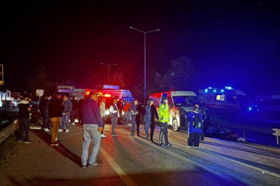 Zincirleme Kaza: 1 Ölü, 13 Yaralı