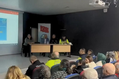 Yalova’da Okul Servis Şoförleri ve Rehber Personele Trafik Güvenliği Eğitimi