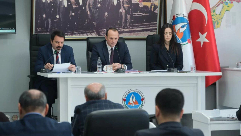 ÇİFTLİKKÖY BELEDİYESİ’NDEN ARMUTLU’YA HİBE ARAÇ