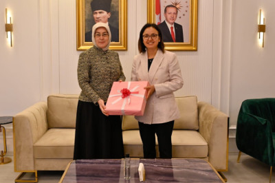 Vekil Akyol’dan Hülya Kaya’ya Ziyaret
