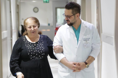 İsveç'te Cihaza Bağlanacaktı, Samsun’da Yürüyerek Taburcu Edildi