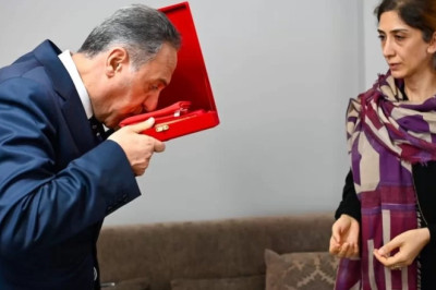 VALİ USTA’NIN İLK ZİYARETİ ŞEHİT AİLELERİNE