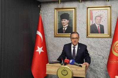 Yalova Valisi Dr. Ahmet Hamdi Usta görevine başladı