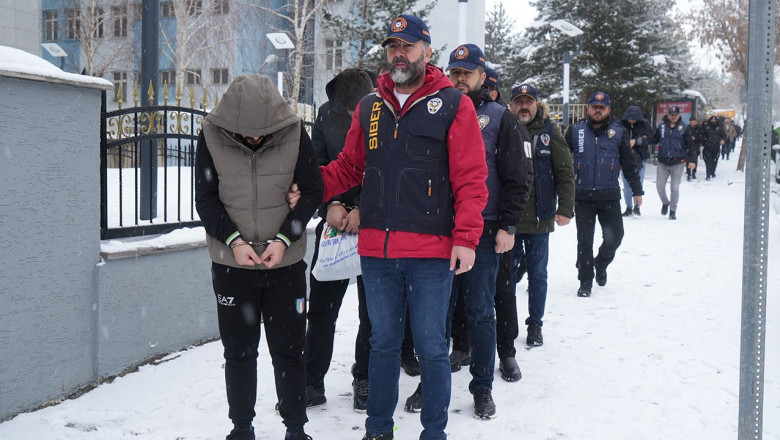 Yasal Araç Kiralama Web Sitelerinin Sahtesini Kurarak Vatandaşları Dolandırmışlar