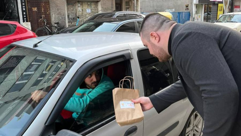 İFTARA 5 KALA GENÇLİK KOLLARI YANINDA!