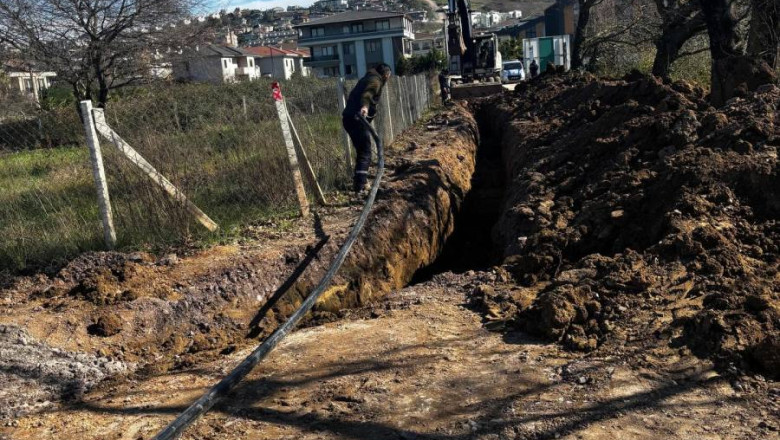 KANALİZASYON VE YENİLEME ÇALIŞMALARI SÜRÜYOR