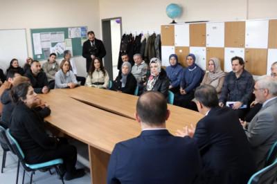 İMAM HATİP LİSESİ’NDE BAYRAK TÖRENİ