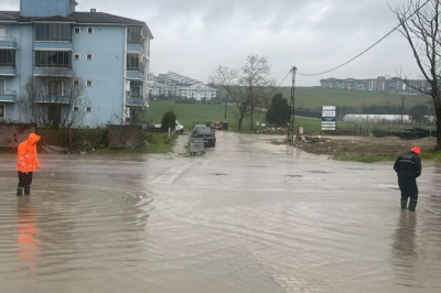 YALOVA BELEDİYESİ’NDEN YAĞIŞ MESAİSİ