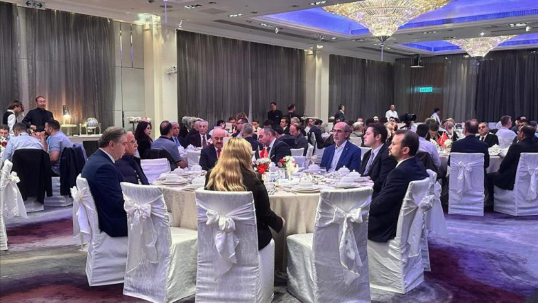 BAHÇEKAPILI HONG KONG’DA