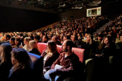 “ROSA LUXEMBURG” OYUNU SANATSEVERLERLE BULUŞTU