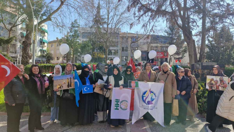 ‘KADINLAR; İNSANLIĞIN UMUDUNU DA TAŞIR’